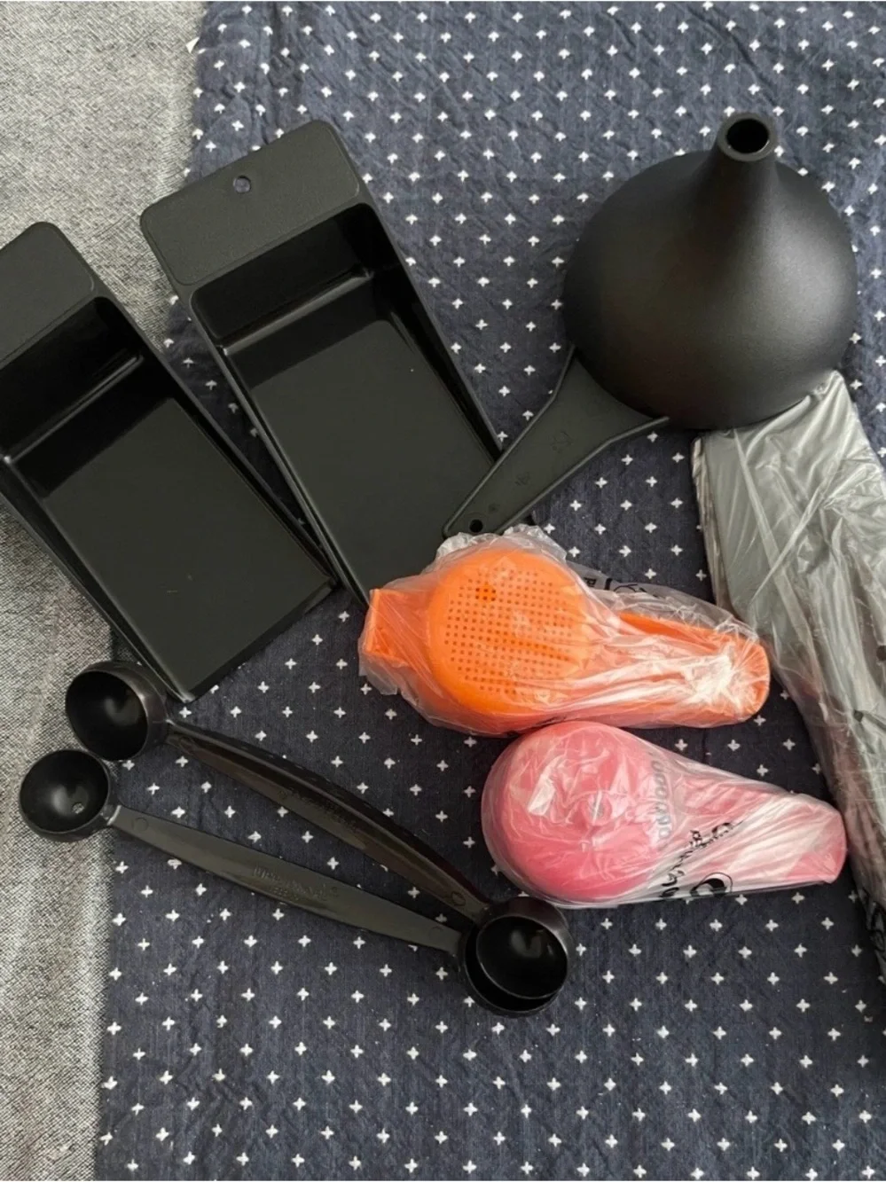 Tupperware random lot Funnels & Scoops spatula party guest favor